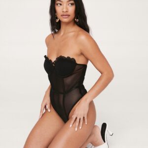 X9F106 NASTY GAL CZARNE BODY TYPU GORSET 40 L