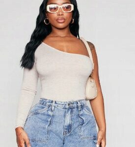 M5B325 PRETTYLITTLETHING BODY DAMSKIE BEŻOWE CASUAL