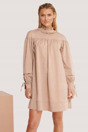 Z5E008 NA-KD SUKIENKA OVERSIZE BEŻOWA XS XS