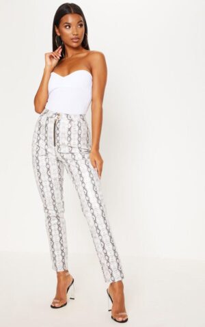 Z3D313 DOPASOWANE BODY BIAŁE ODKRYTE RAMIONA PRETTYLITTLETHING 36 - obrazek 4