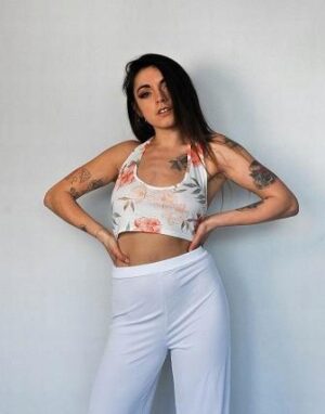 Z5C215 CROP TOP DAMSKI KWIATY ODKRYTE PLECY M - obrazek 2
