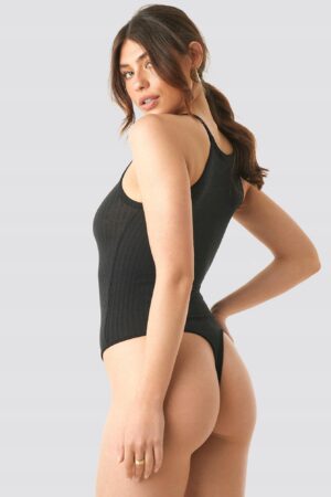 Z3E103 NA-KD CZARNE BODY PRĄŻKOWANE NA RAMIĄCZKACH 38 M - obrazek 2