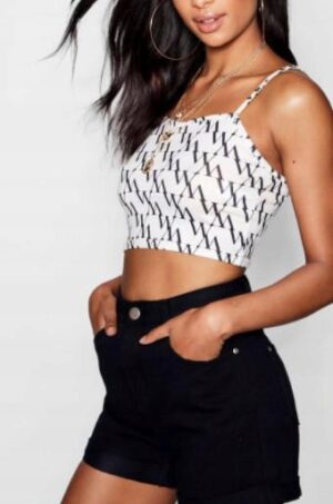 Z2B010 BOOHOO PETITE CZARNE SZORTY JEANS S S - obrazek 3