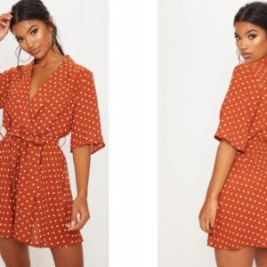 Z1D003 SUKIENKA PRETTYLITTLETHING BRĄZOWA W GROSZKI KLASYCZNA MINI 38