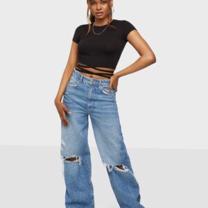 X8F220 NELLY DAMSKI CROP TOP CZARNY WIĄZANY GŁADKI XS